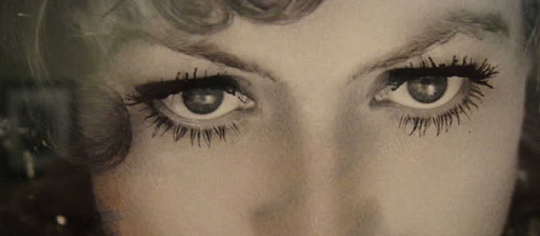 Can you picture the lengths some went to for the camera? One iconic actress actually bathed her eyes in boric acid just to give them an on-screen shimmer. Who was she?